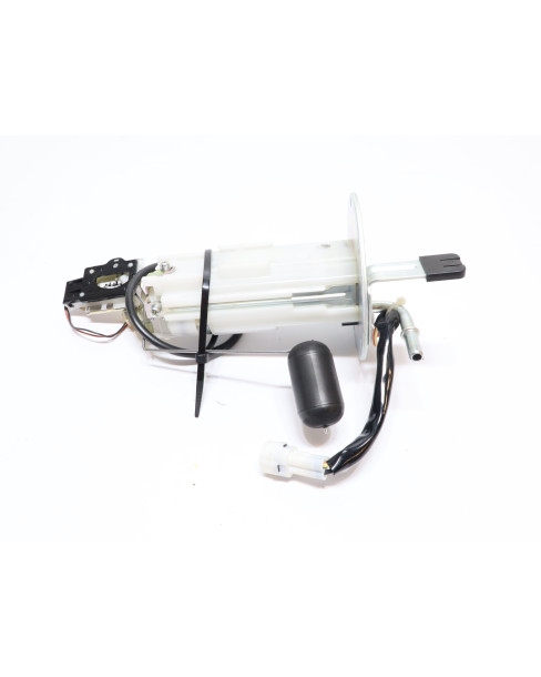 Suzuki GSX-S1000GT, bränslepump 2