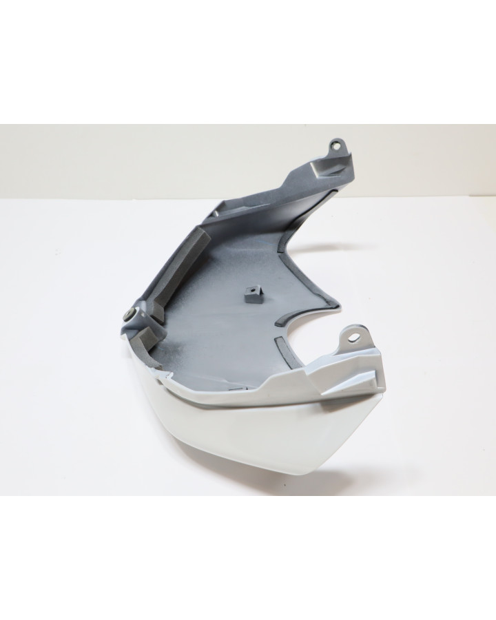 Yamaha YZF-R6, främre tankkåpa