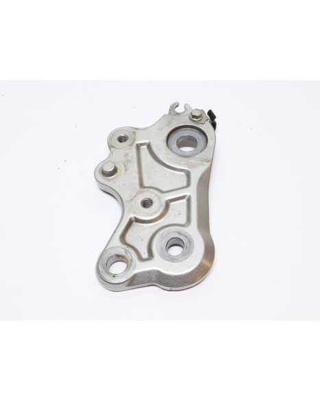 Yamaha MT-07, ramfäste höger