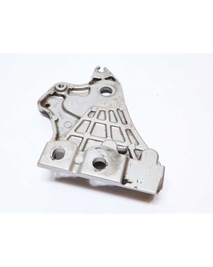 Yamaha MT-07, ramfäste vänster