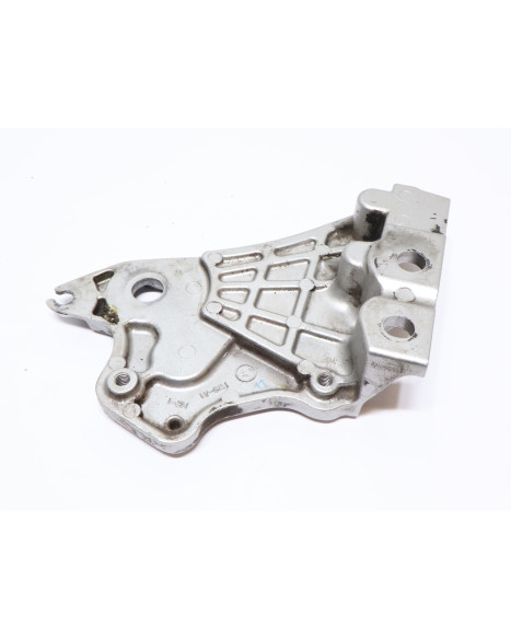 Yamaha MT-07, ramfäste vänster