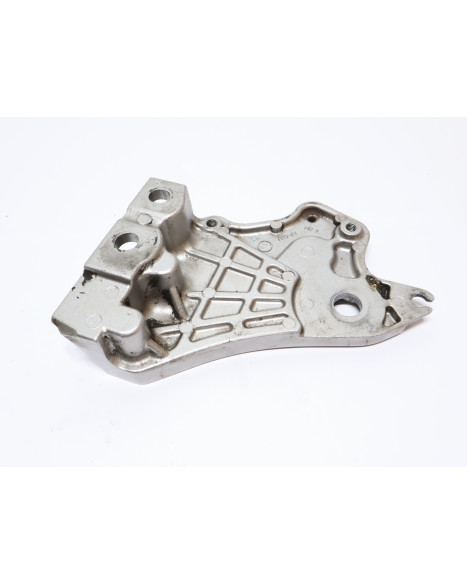 Yamaha MT-07, ramfäste vänster