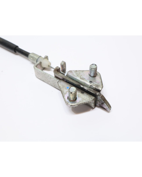 Yamaha MT-07, sadellås med vajer 2