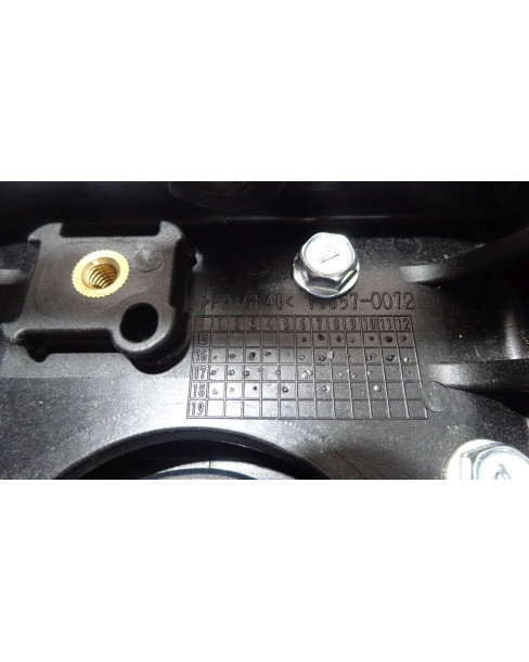 Kawasaki ZX-10R, fäste hastighetsmätare/luftintag 2