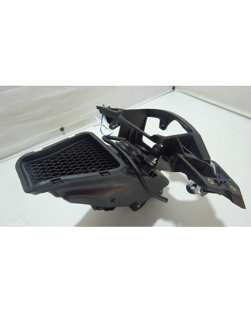 Kawasaki ZX-10R, fäste hastighetsmätare/luftintag