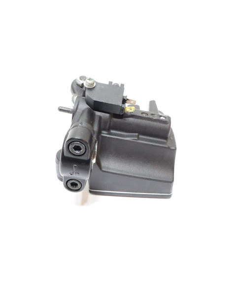 Yamaha MT-07, bromscylinder fram