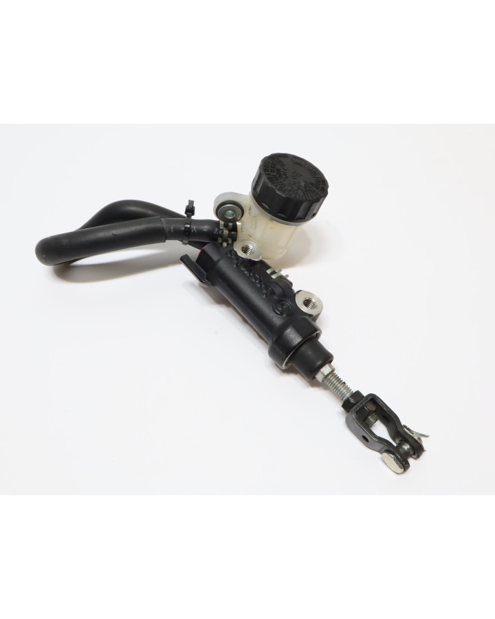 Yamaha MT-07, bromscylinder bak