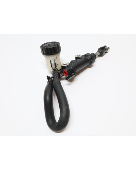 Yamaha MT-07, bromscylinder bak