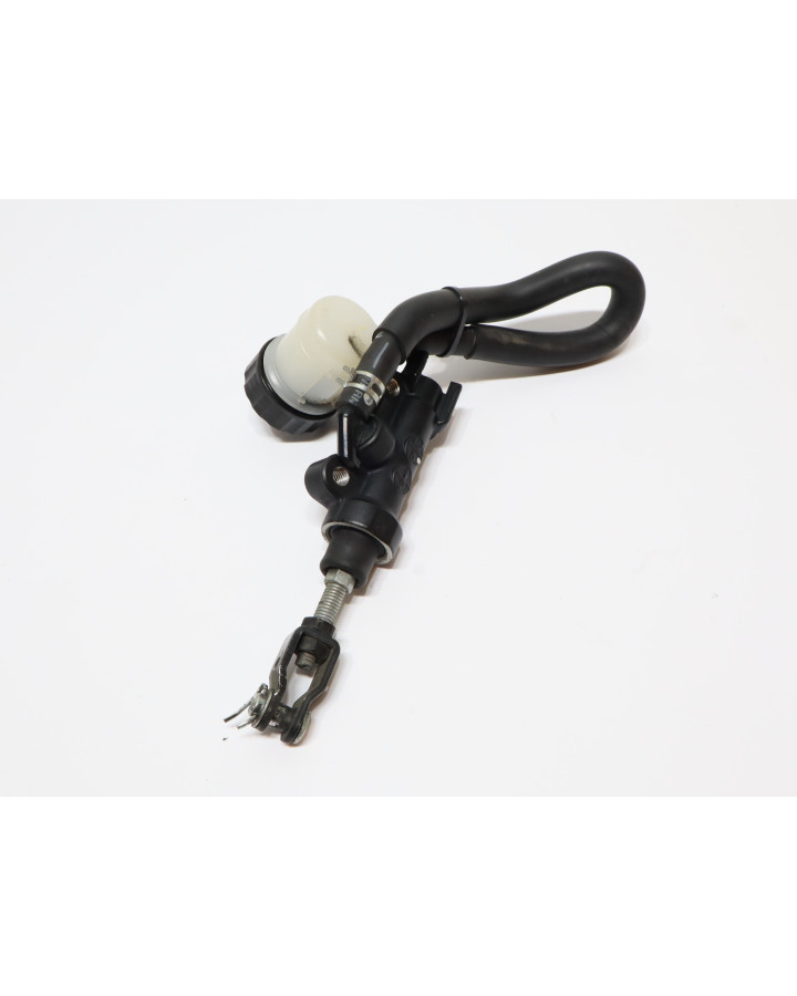 Yamaha MT-07, bromscylinder bak