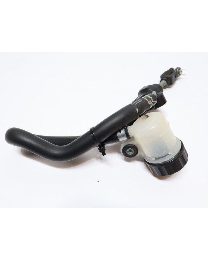 Yamaha MT-07, bromscylinder bak