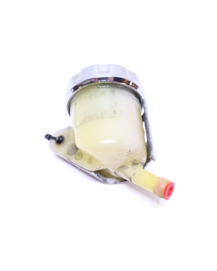 Honda VTX 1800, bromsvätskebehållare