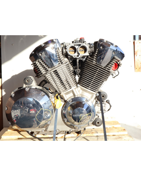 Honda VTX 1800, motor 2