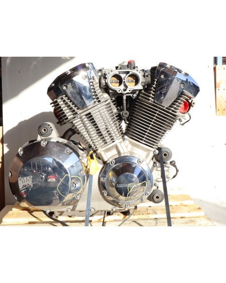 Honda VTX 1800, motor