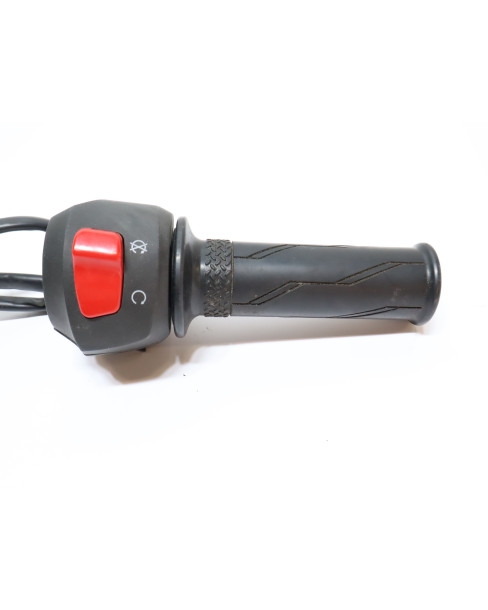 Yamaha YZF-R125, omkopplare med gashandtag höger 2