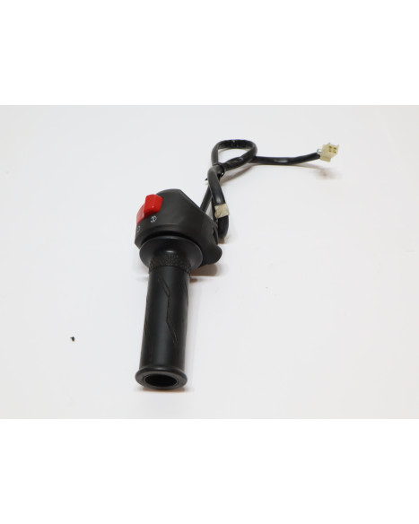 Yamaha YZF-R125, omkopplare med gashandtag höger