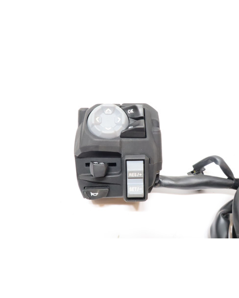 Suzuki GSX-S1000GT, omkopplare vänster 2