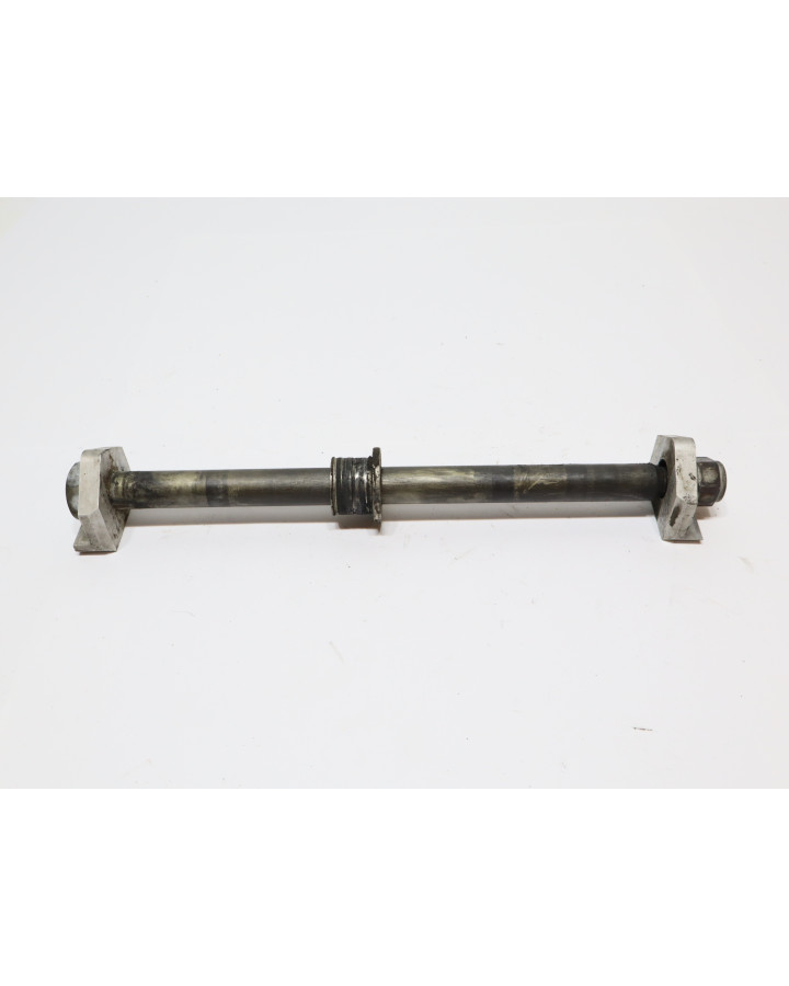 BMW F800GS, hjulaxel bak