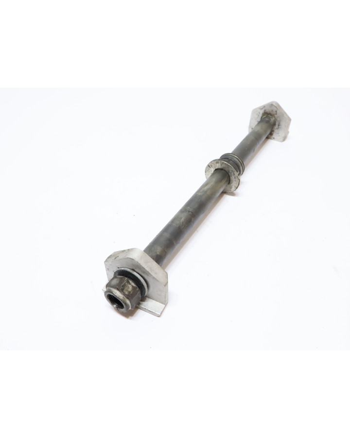 BMW F800GS, hjulaxel bak