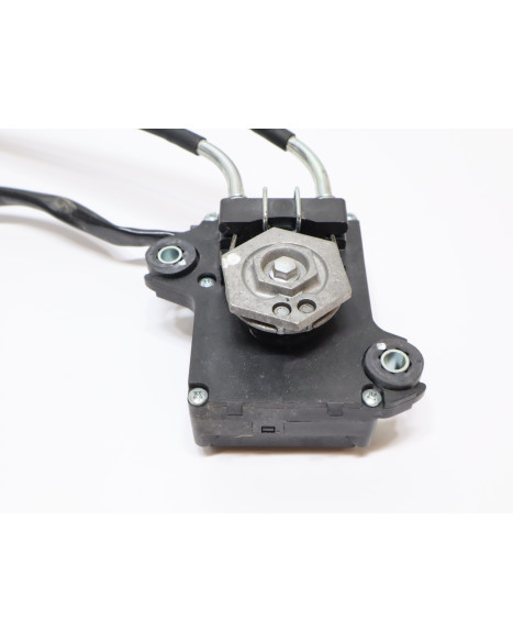 Suzuki GSX-S1000GT, avgasservo