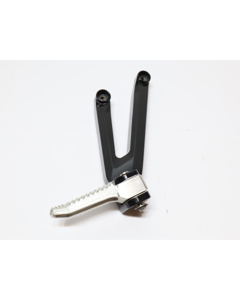 BMW S1000RR, passagerarfotpinne höger komplett