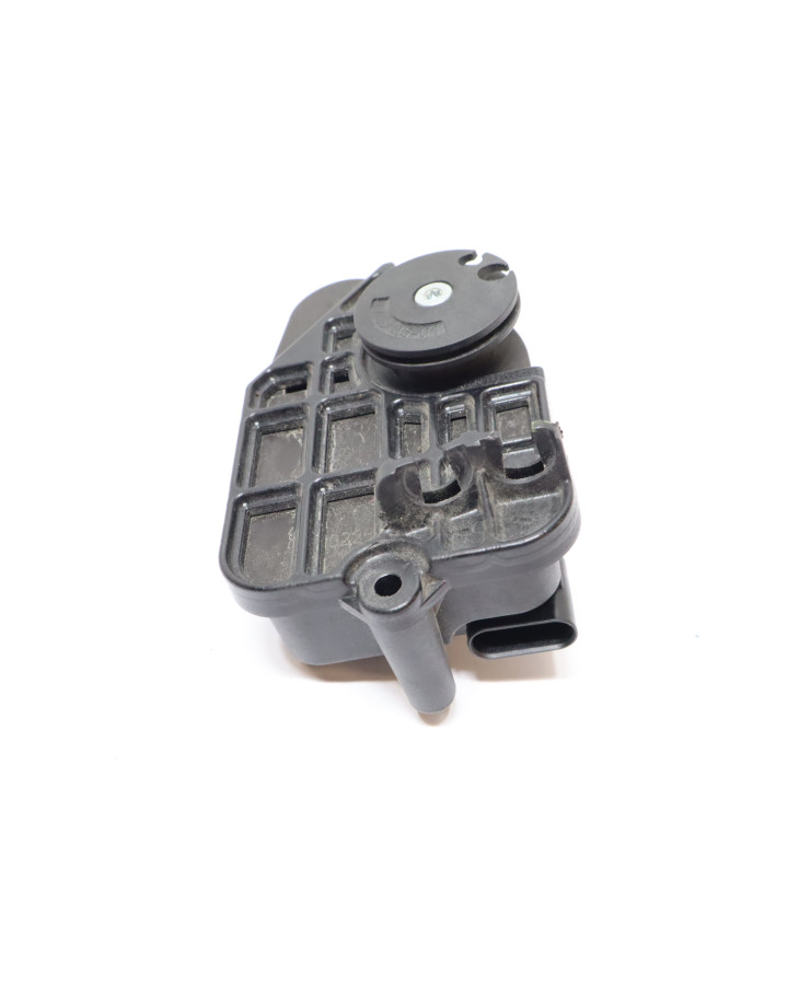 BMW S1000RR, avgasservo