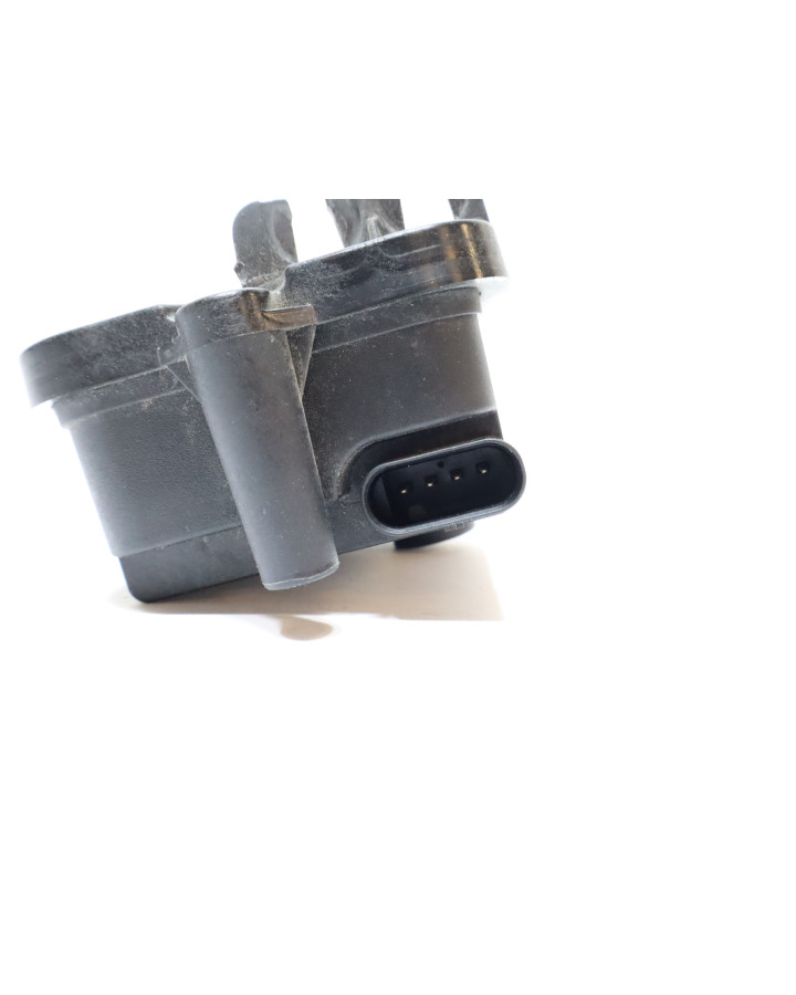 BMW S1000RR, avgasservo