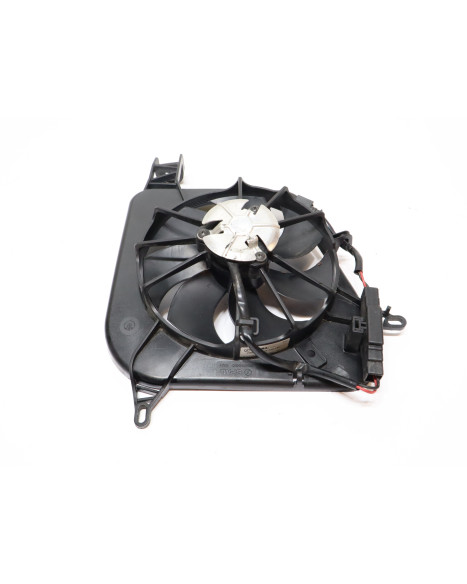 BMW S1000RR, kylarfläkt