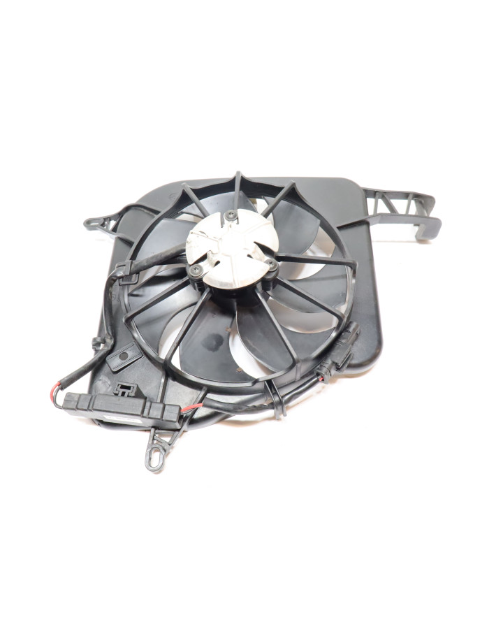 BMW S1000RR, kylarfläkt