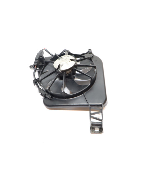 BMW S1000RR, kylarfläkt