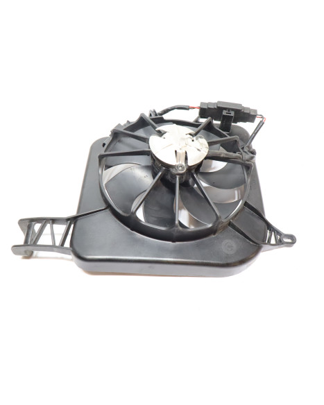 BMW S1000RR, kylarfläkt