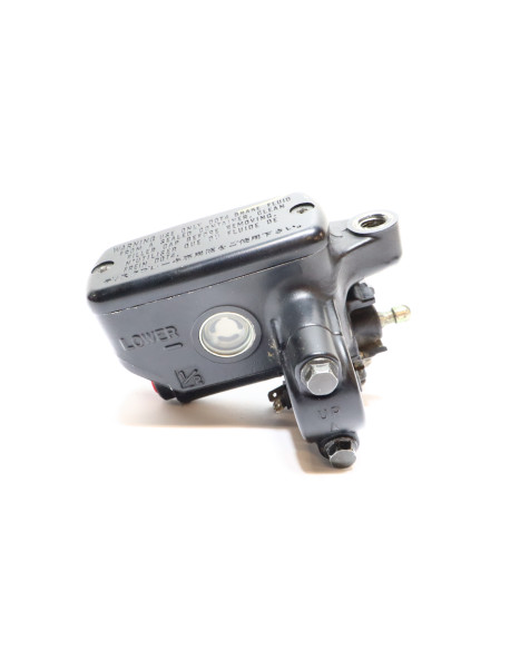 Honda CB1100SF, bromscylinder fram