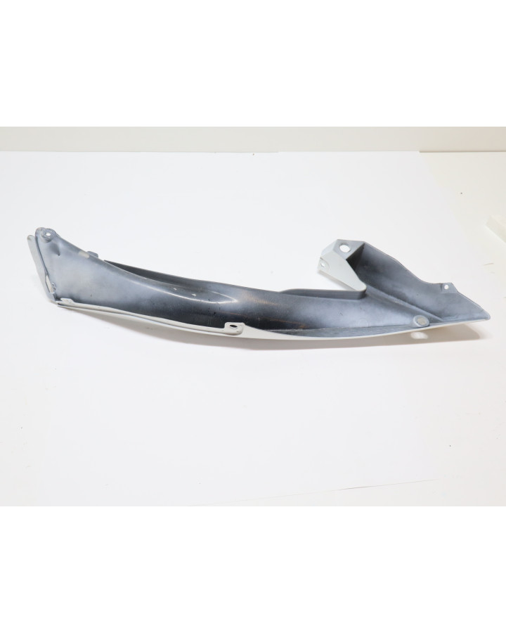 Yamaha YZF-R6, övre sidokåpa vänster