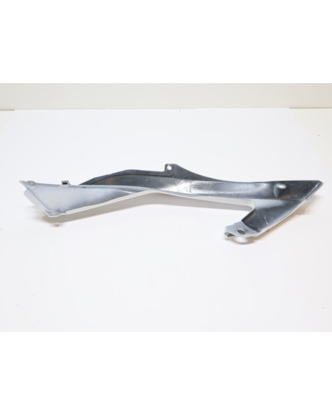 Yamaha YZF-R6, övre sidokåpa höger