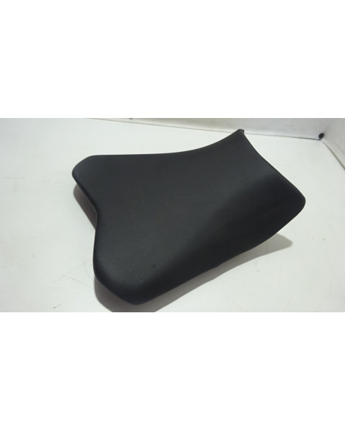 Kawasaki Z300, sadel