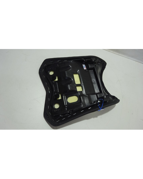 Kawasaki Z300, sadel 2