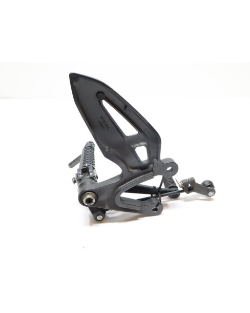 Suzuki GSX-S1000, fotpinne vänster komplett 2