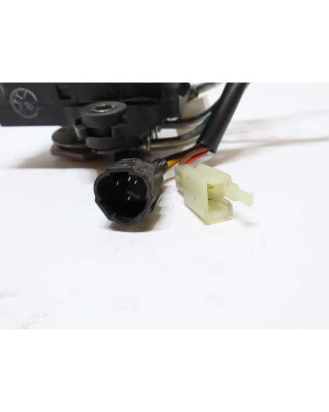 Suzuki GSX-S1000, avgasservo