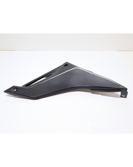 Yamaha YZF-R125, sidokåpa höger