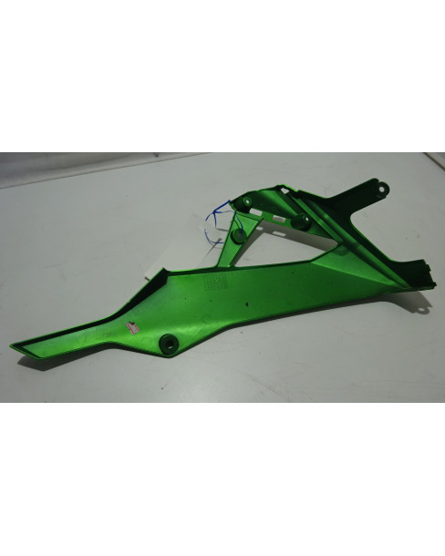 Kawasaki Z300, underkåpa vänster 2