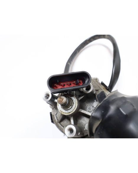 Ligier JS50, torkarmotor fram