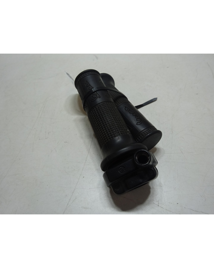 Vespa Primavera, gashandtag komplett