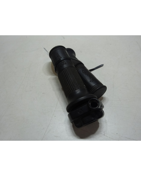 Vespa Primavera, gashandtag komplett