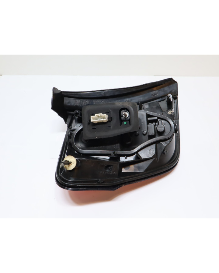 Bellier B8, baklykta höger