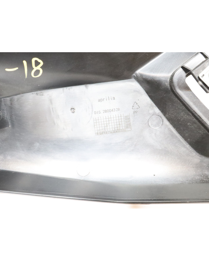 Derbi Senda, bakre sidokåpa vänster