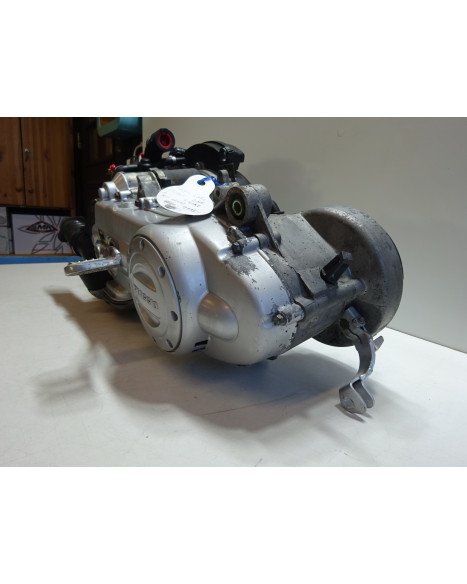 Vespa LX 50, motor