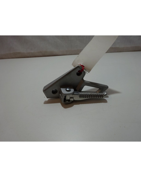 Peugeot Speedfight 3/4, passagerarfotpinne vänster komplett