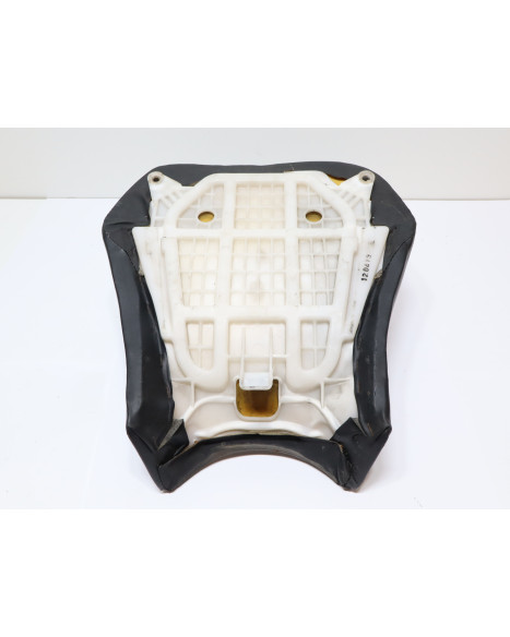 Yamaha YZF-R1, sadel