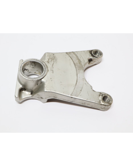 Yamaha YZF-R1, bromsokshållare bak