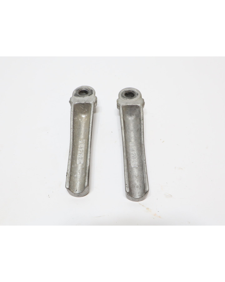 Peugeot Speedfight 2, passagerarfotpinne (par)