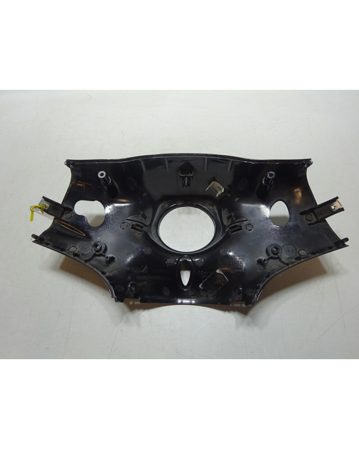 Vespa Primavera, undre styrkåpa